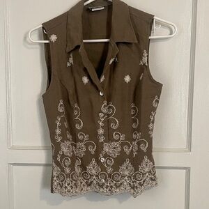 Vintage Brown Sleeveless Collared Top with White Embroidery